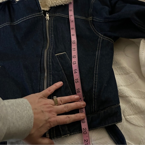 EUC Like New PacSun XS/S denim jacket with Sherpa lining and collar. Dark rinse. - Picture 13 of 14